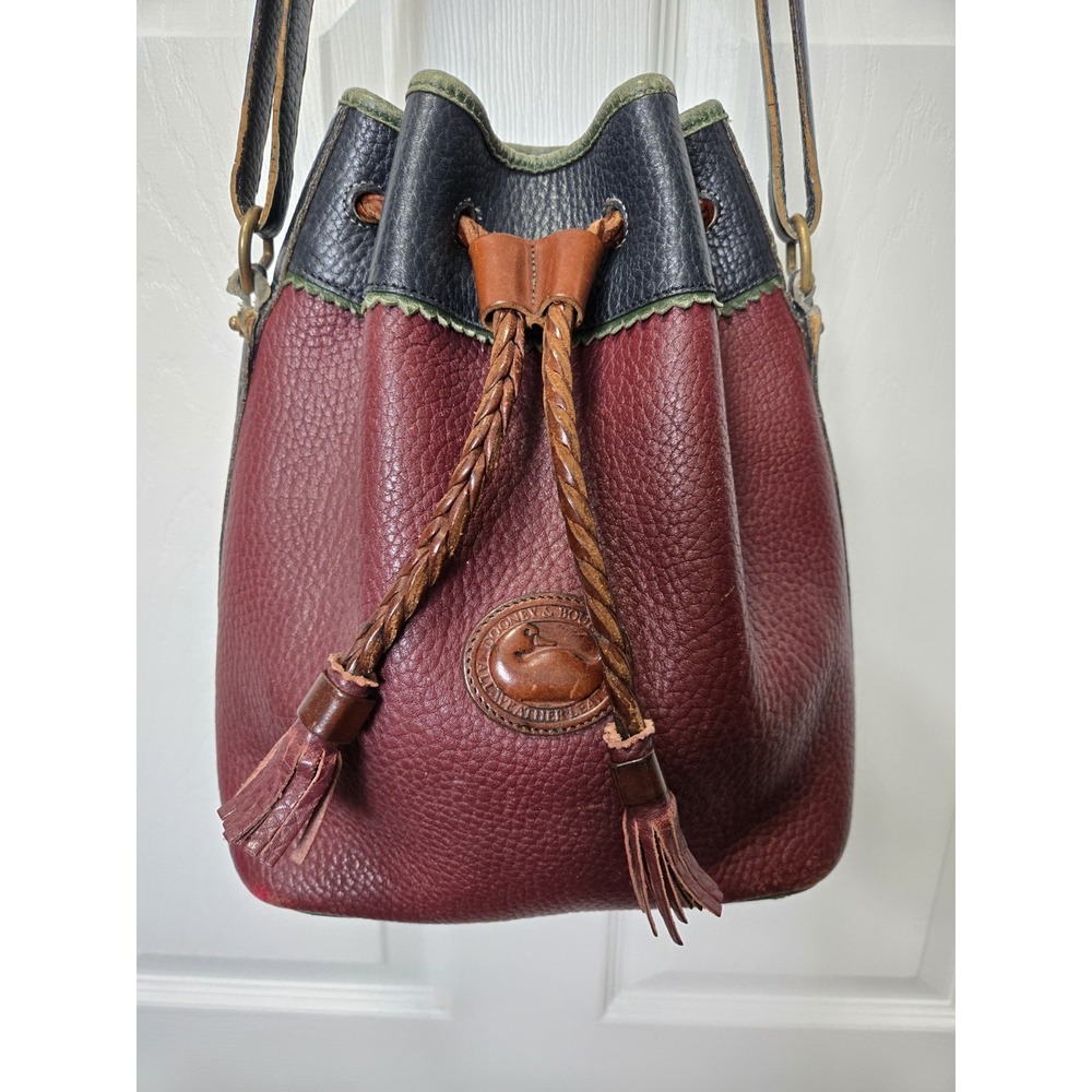 Vintage Dooney & Bourke Bucket Teton Drawstring All Weather Leather Shoulder Bag